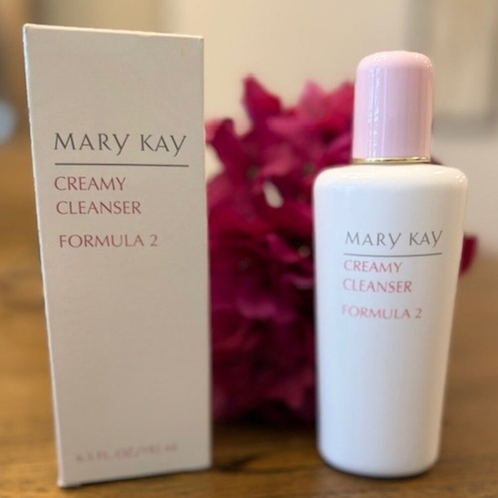 MARY KAY Creamy Cleanser, Formula 2 - Picture 2 of 4